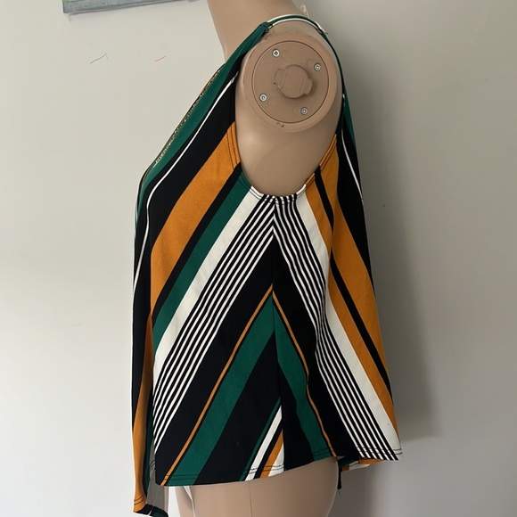 V neck striped top size small - Picture 2 of 3